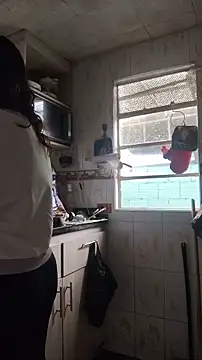 Snapshot of lindasyt chatting on 11/11/25, 01:44 lindasyt online show from 11/11/25, 01:44