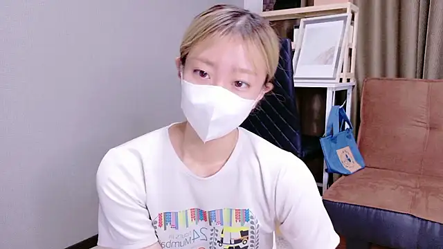 Nana  ch online show from 10/15/25, 03:39