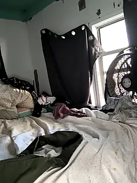 Courdles online show from 09/25/25, 06:22