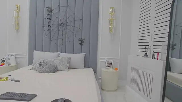 VioletAsh online show from 11/03/25, 04:25