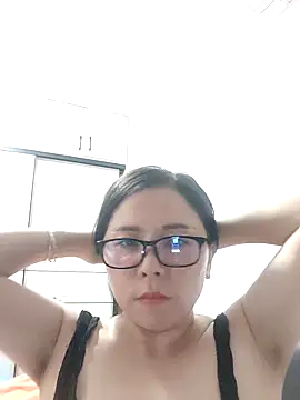 Snapshot of luxi8899 chatting on 09/17/25, 01:35 luxi8899 online show from 09/17/25, 01:35