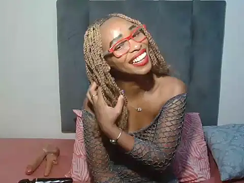 Snapshot of GorillaGripCunt77 chatting on 11/04/25, 01:43 GorillaGripCunt77 online show from 11/04/25, 01:43