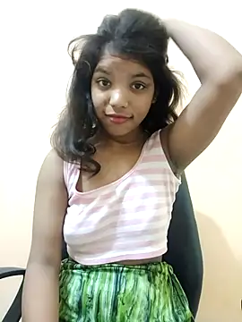 Snapshot of sexy_body-00 chatting on 09/11/25, 05:18 sexy body-00 online show from 09/11/25, 05:18