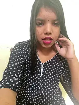 Snapshot of sexy_body-00 chatting on 10/17/25, 04:37 sexy body-00 online show from 10/17/25, 04:37