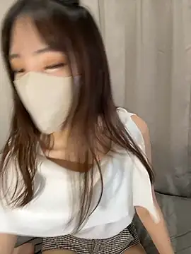 riri  nyan o0 online show from 10/08/25, 05:05