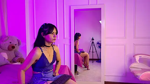 Snapshot of Cielo_bm chatting on 09/13/25, 01:00 Cielo bm online show from 09/13/25, 01:00