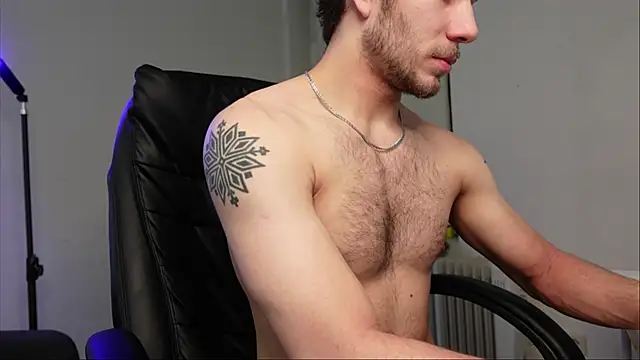 Snapshot of Ethan_Fyre chatting on 10/09/25, 08:18 Ethan Fyre online show from 10/09/25, 08:18