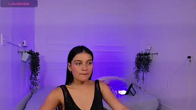 MiaLux5 online show from 11/03/25, 01:01