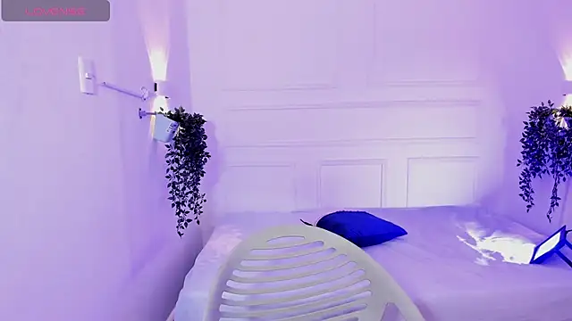 MiaLux5 online show from 11/23/25, 12:05