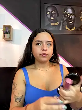 EmilyHarperr online show from 11/08/25, 12:05