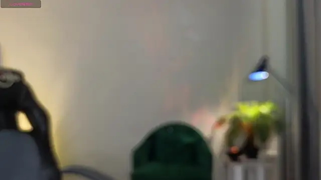 Lucy louras online show from 09/26/25, 11:58