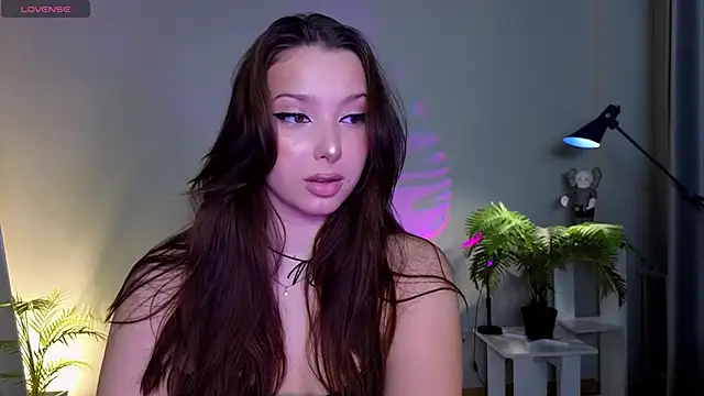 Lucy louras online show from 10/01/25, 12:00