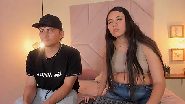 Snapshot of Rosse_and_mike chatting on 10/07/25, 06:38 Rosse and mike online show from 10/07/25, 06:38
