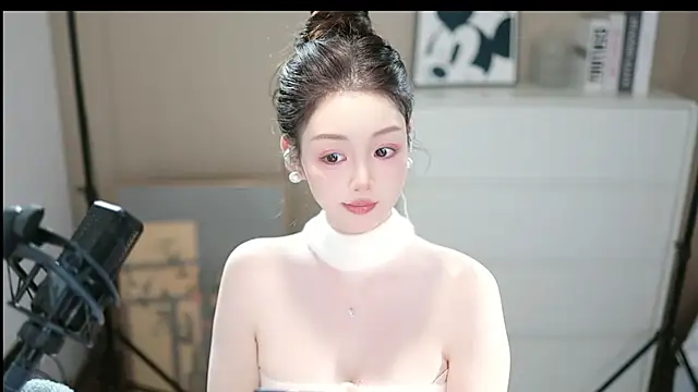 abbyli12 online show from 11/17/25, 03:29