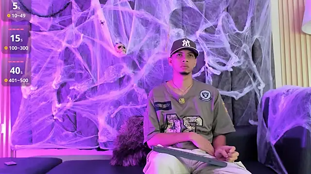 Snapshot of DustinandJordan chatting on 10/07/25, 03:47 DustinandJordan online show from 10/07/25, 03:47