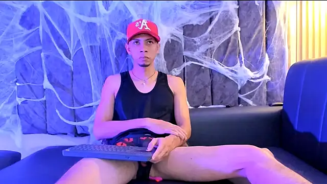 Snapshot of DustinandJordan chatting on 10/15/25, 04:56 DustinandJordan online show from 10/15/25, 04:56