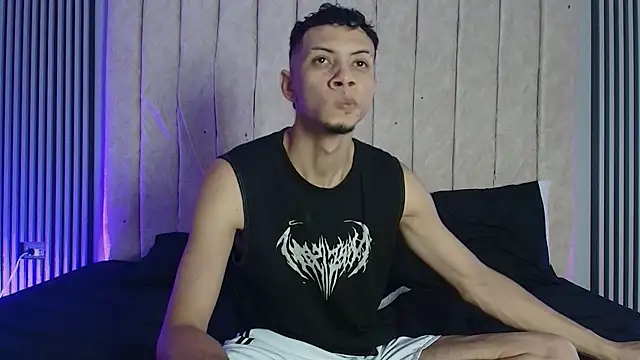 Snapshot of DustinandJordan chatting on 11/07/25, 09:04 DustinandJordan online show from 11/07/25, 09:04