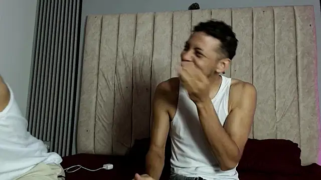 Snapshot of DustinandJordan chatting on 11/19/25, 10:26 DustinandJordan online show from 11/19/25, 10:26