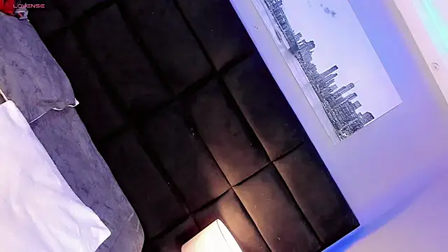 Snapshot of Ana_Paaula23 chatting on 10/23/25, 01:27 Ana Paaula23 online show from 10/23/25, 01:27