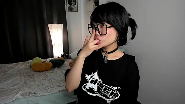  molly molly molly  online show from 10/04/25, 11:30