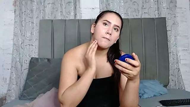 Snapshot of HOTEXTREMCOUPLE chatting on 10/18/25, 03:53 HOTEXTREMCOUPLE online show from 10/18/25, 03:53