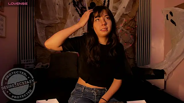 Snapshot of Desire_Ecstasy chatting on 10/26/25, 01:28 Desire Ecstasy online show from 10/26/25, 01:28