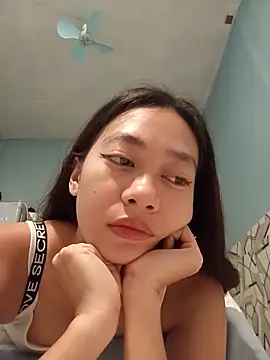 Snapshot of Sugar_Gen chatting on 10/13/25, 05:07 Sugar Gen online show from 10/13/25, 05:07