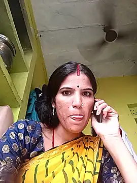 Snapshot of Riya_jaan12 chatting on 09/19/25, 09:32 Riya jaan12 online show from 09/19/25, 09:32