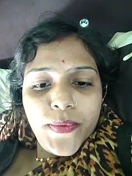 Snapshot of AnanyaKapoor89 chatting on 11/11/25, 10:04 AnanyaKapoor89 online show from 11/11/25, 10:04