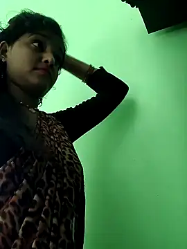 Snapshot of AnanyaKapoor89 chatting on 11/21/25, 07:29 AnanyaKapoor89 online show from 11/21/25, 07:29