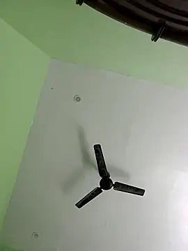 Snapshot of AnanyaKapoor89 chatting on 11/26/25, 06:25 AnanyaKapoor89 online show from 11/26/25, 06:25