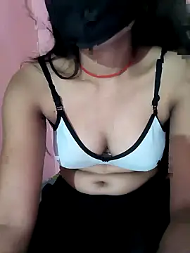 Snapshot of Hotmonasexi chatting on 10/10/25, 07:18 Hotmonasexi online show from 10/10/25, 07:18