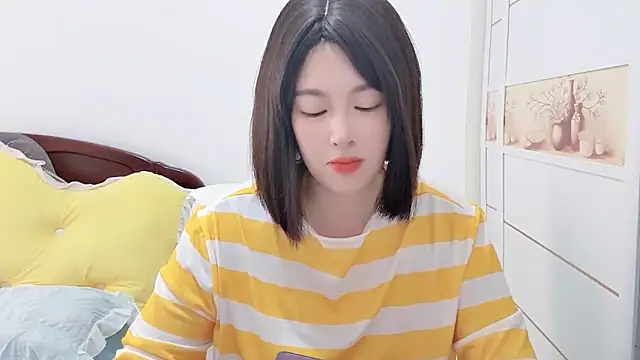 Snapshot of FeilL2t chatting on 10/30/25, 02:57 FeilL2t online show from 10/30/25, 02:57