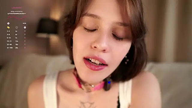 LurleneRamo online show from 10/17/25, 01:09