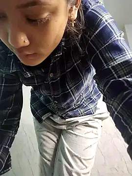 Nisha cam12 online show from 11/12/25, 04:40