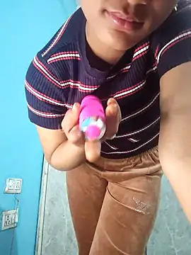 Nisha cam12 online show from 11/17/25, 06:46