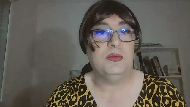 Snapshot of nataliacd chatting on 10/29/25, 04:53 nataliacd online show from 10/29/25, 04:53