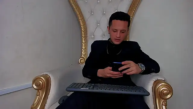 SkinnyZetth online show from 10/24/25, 05:04