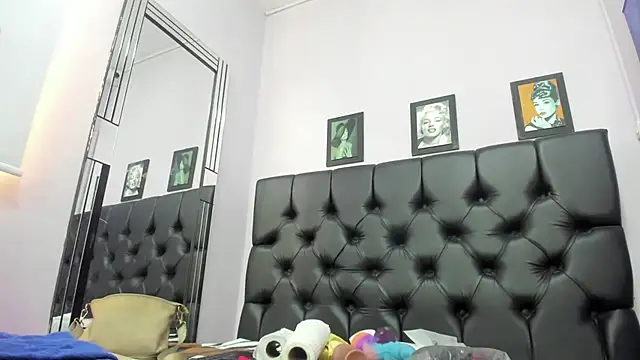 Adrianasex 69x online show from 11/19/25, 05:13