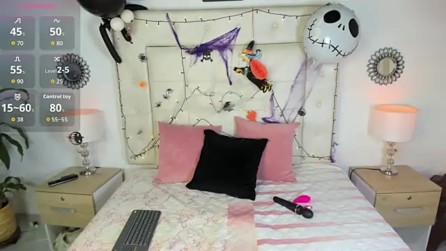 sara coor online show from 10/14/25, 08:42