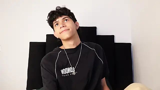 alexmark  online show from 09/24/25, 02:20