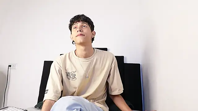 alexmark  online show from 10/28/25, 02:31