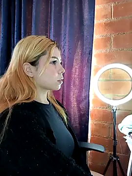 SiennaValera online show from 09/10/25, 06:30