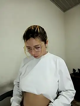 SiennaValera online show from 10/08/25, 06:16