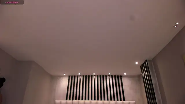 LeahNovac online show from 10/16/25, 11:22