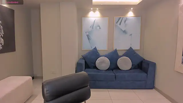 LeahNovac online show from 11/07/25, 11:21