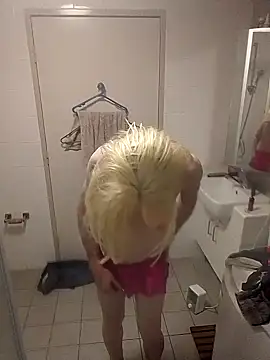 Snapshot of rivocumslut chatting on 10/04/25, 11:41 rivocumslut online show from 10/04/25, 11:41