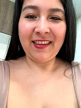 evelyn 1702 online show from 10/31/25, 09:27