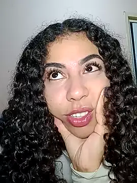 Snapshot of A_maddy chatting on 10/10/25, 01:37 A maddy online show from 10/10/25, 01:37