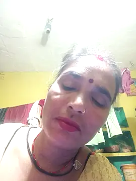 Snapshot of Monika_thakurr chatting on 10/02/25, 10:17 Monika thakurr online show from 10/02/25, 10:17